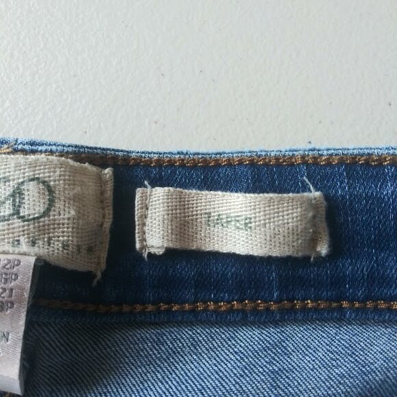 Logo by Lori Goldstein women's size 12P Taper Capri Jeans - Picture 14 of 16